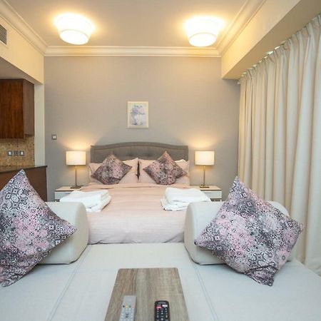 Appartamento Prime Retreats - Downtown Dubai Esterno foto