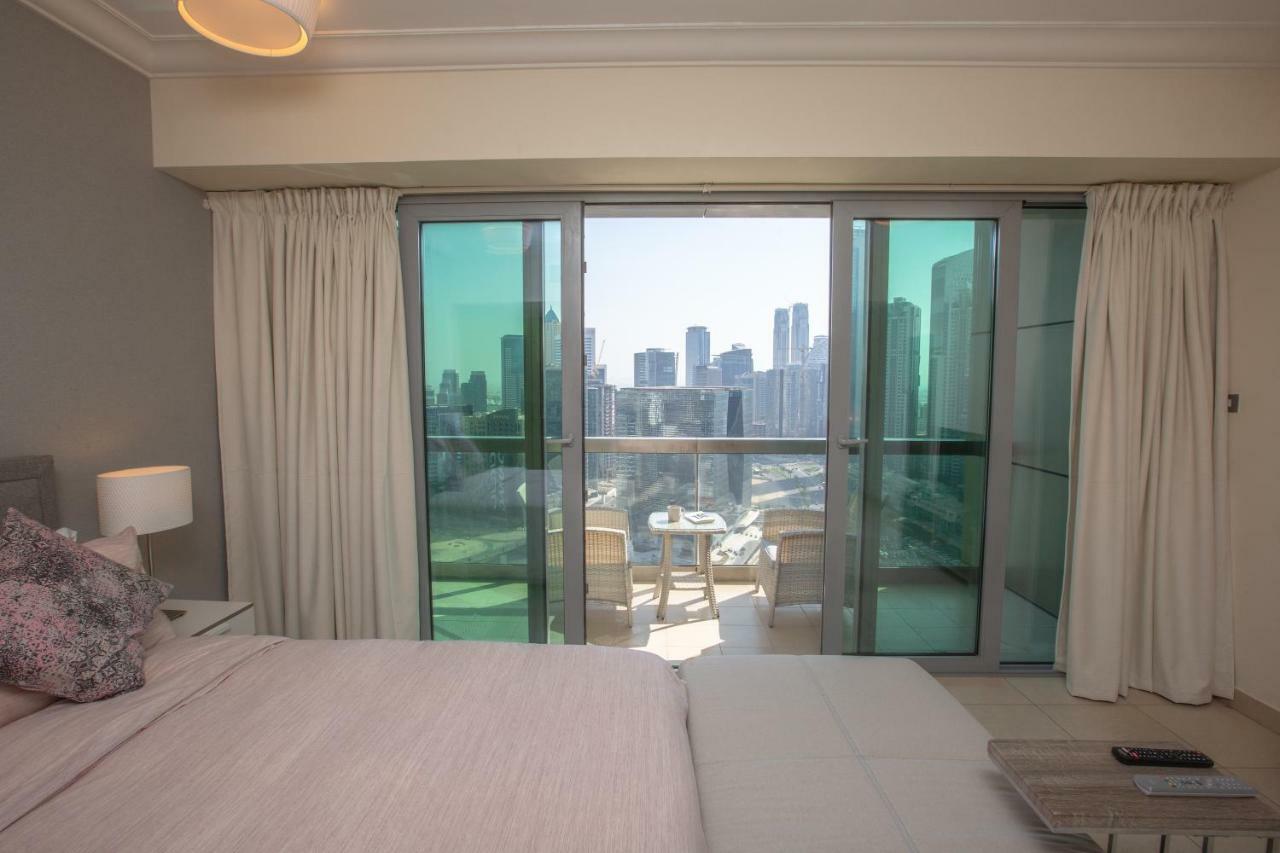 Appartamento Prime Retreats - Downtown Dubai Esterno foto