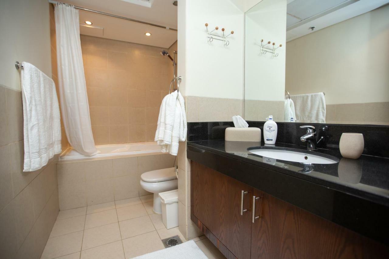 Appartamento Prime Retreats - Downtown Dubai Esterno foto